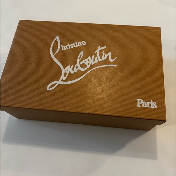 Christian Louboutin Pigalle Follies with Red Bottoms Women’s designer heels - Picture 4 of 9